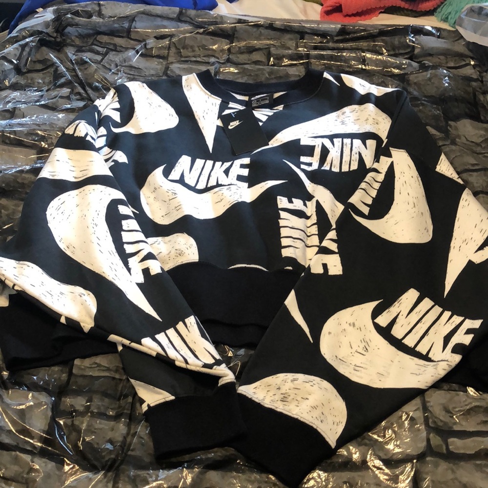 Nike sweat shirt